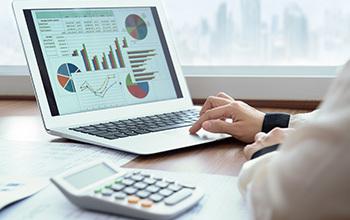 Expertise in synthesising data